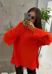 Алый свитер oversize
