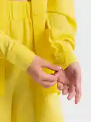 Желтый костюм женский тройка из льна