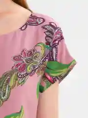 Розовый платье