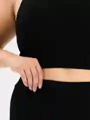 Черный костюм спортивный: топ и лосины