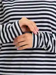 Темно-синий лонгслив женский, в полоску, оверсайз