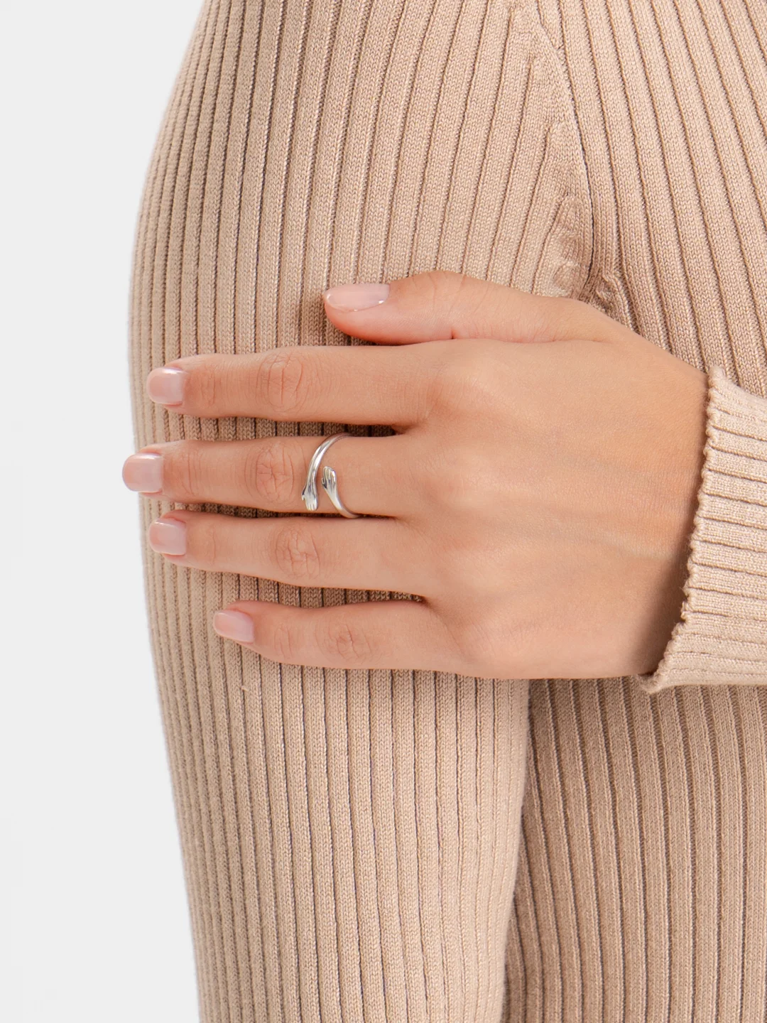 Серебряный безразмерное открытое кольцо женское "Hands", кольцо объятия, регулируемый размер