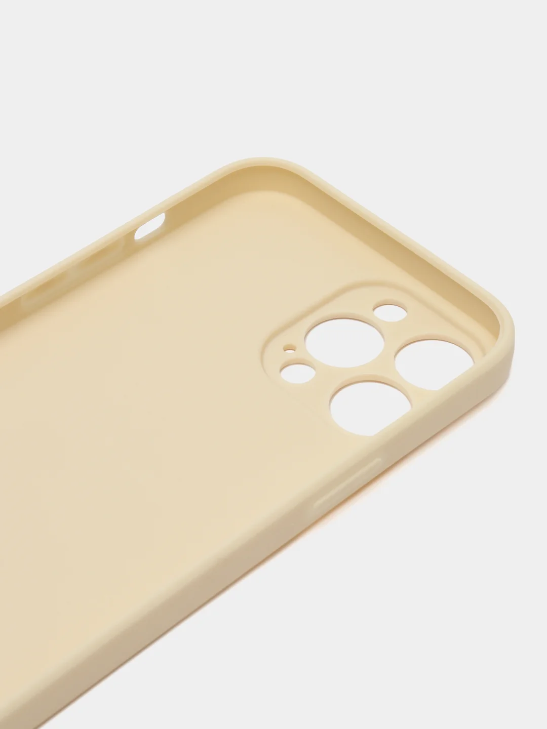 Бежевый чехол для iPhone 13 Pro Max с защитой камеры силиконовый на айфон про макс