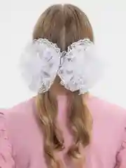 Пышный бант с кружевом