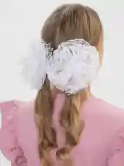 Пышный бант с кружевом