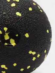 Желтый мяч массажный для МФР массажа и умного фитнеса йоги пилатеса