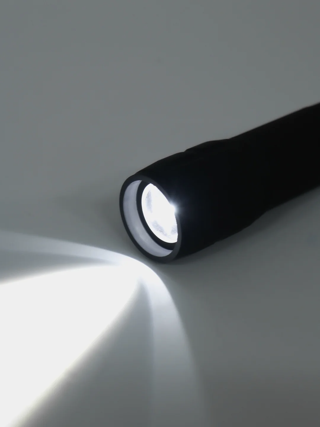 Ермак фонарь с фокусировкой, 0,75 Вт, LED, 3 x AAA, резинопластик, 11,5 х 3 см
