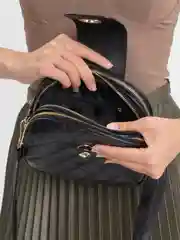 Черный сумка кросс-боди через плечо / женская сумка на плечо из экокожи/ городская / черная /