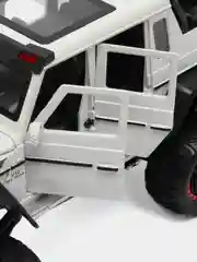 Белый металлическая машинка Che Zhi 1:22 Mercedes G-Class AMG 6х6 CZ122A, 23 см, свет и звук