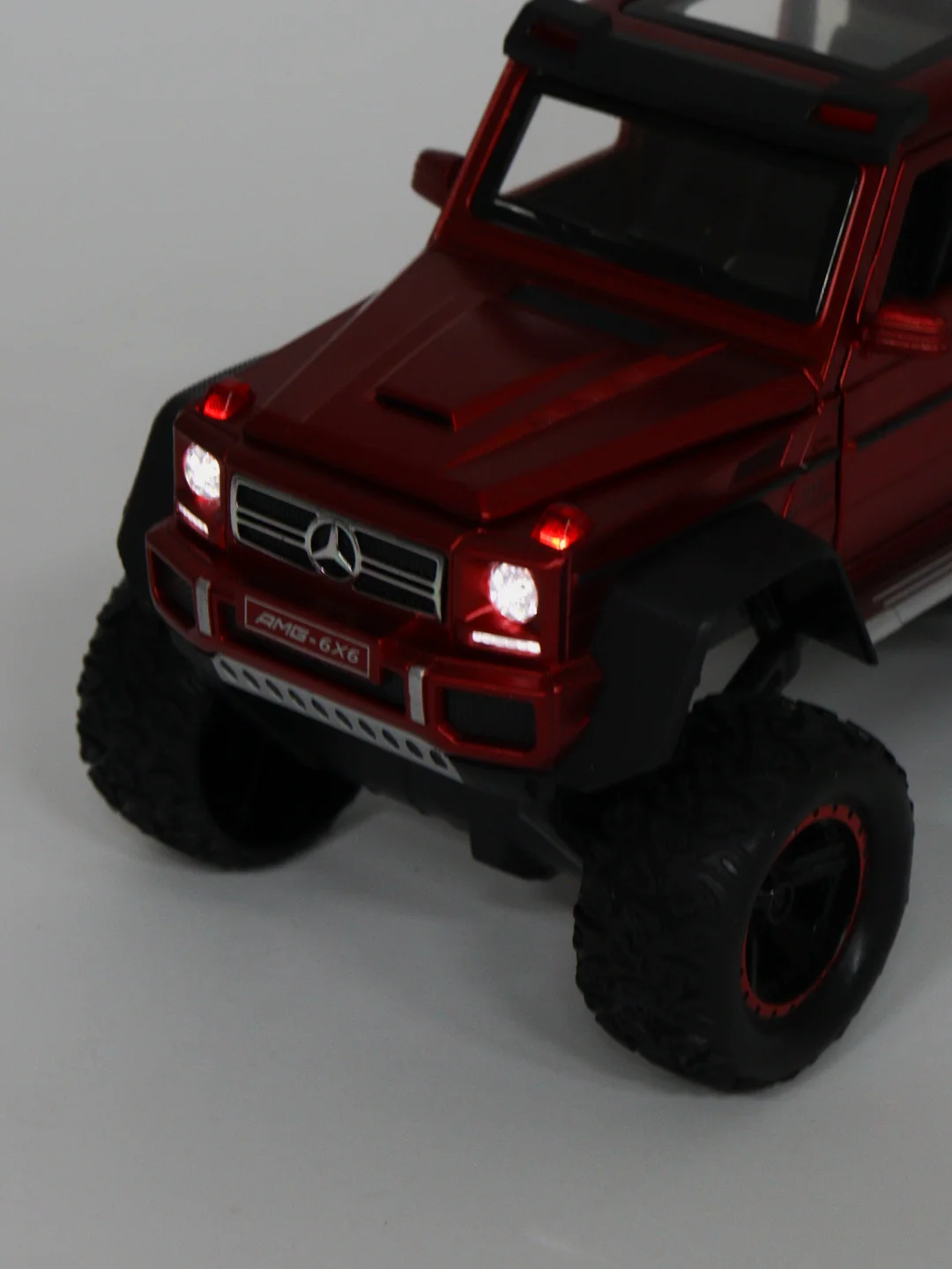 Красный металлическая машинка Che Zhi 1:22 Mercedes G-Class AMG 6х6 CZ122A, 23 см, свет и звук