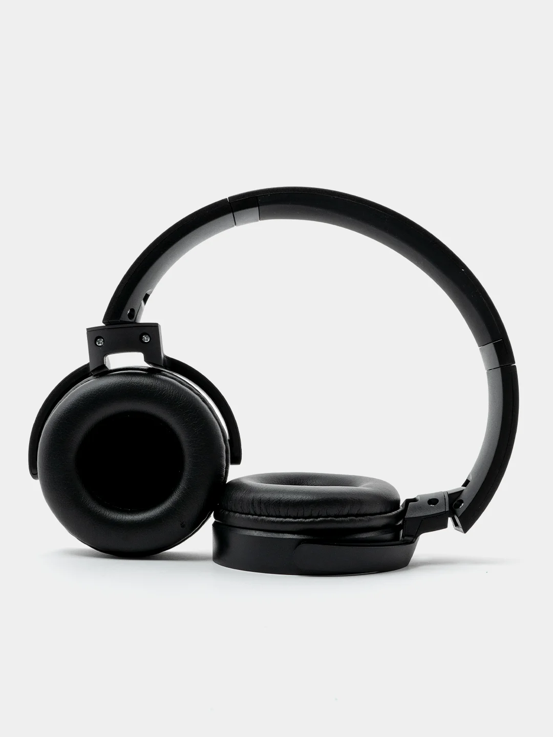 Черный наушники беспроводные полноразмерные Miccell VQ-B02