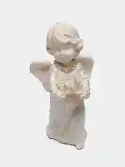 Бежевый статуэтки