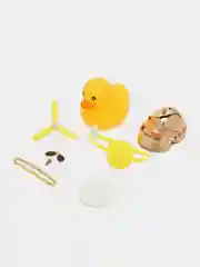 Золотой игрушка утка в шлеме и очках с пропеллером, в машину