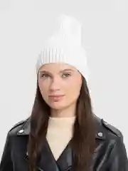 Бежевый шапка женская, вязаная