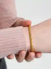 Плетеный браслет