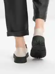 Бежевый лоферы женские