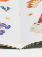 Принцессы: книжка с наклейками