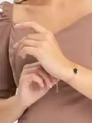 Красный браслет на руку "Сердце"