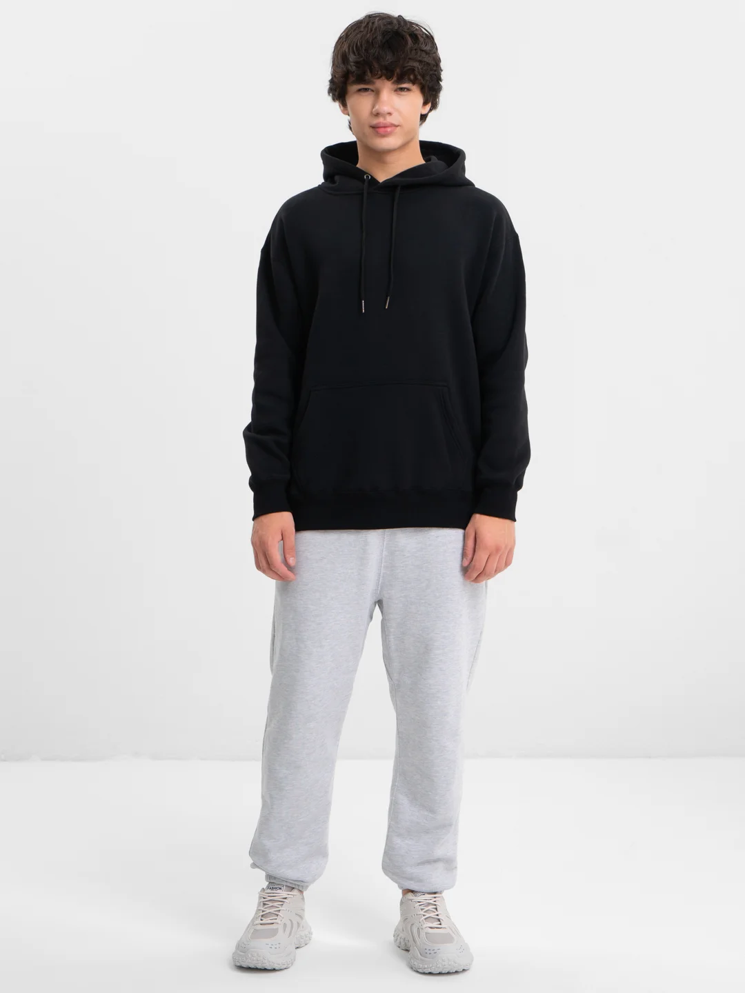 Черный худи теплое удлиненное с капюшоном, с бархатом внутри, hoodie