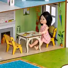 Деревянный кукольный домик с мебелью