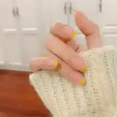 Желтый накладные ногти, с дизайном
