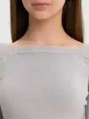 Бежевый джемпер женский