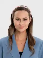Розовый ободок с жемчугом