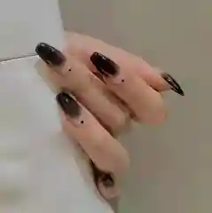 Алый накладные ногти с дизайном