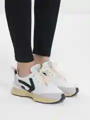 Кроссовки женские