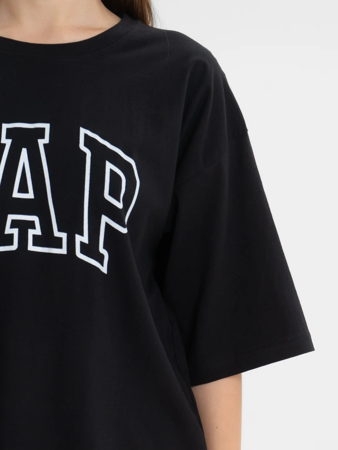 Черный футболка свободного кроя, однотонная, oversize с принтом GAP