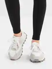 Белый женские кроссовки