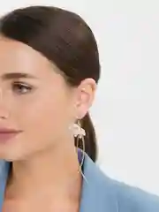 Серьги длинные ассиметричные "Белые цветы"