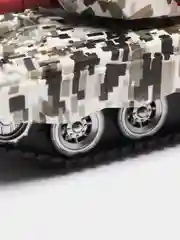 Бежевый танк инерционный, в слюде