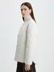 Молочный стеганый бомбер женский Zarina