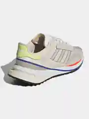 Белый кроссовки женские Adidas Valerance H05695