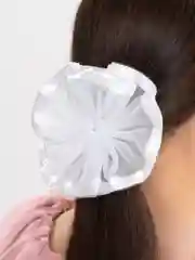 Прозрачный бант на резинке, пышный, белый
