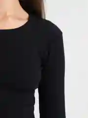 Черный топ с длинными рукавами, в рубчик