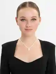 Оранжевый чокер из белого жемчуга, с подвеской