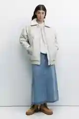 Молочный куртка-бомбер Befree oversize из экокожи с меховым воротником