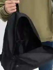 Черный рюкзак школьный