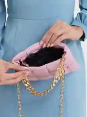 Конфетный рельефная сумка кроссбоди с цепью