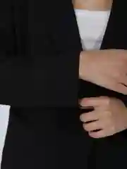 Черный пиджак женский