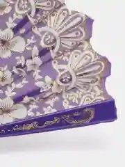 Фиолетовый веер кружевной