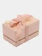 Розовый подарочная коробка с лентой