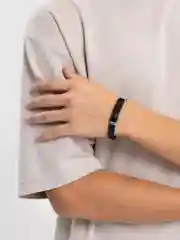 Белый браслет мужской