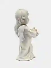 Бежевый статуэтки