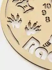 Резные настенные часы "Еноты"