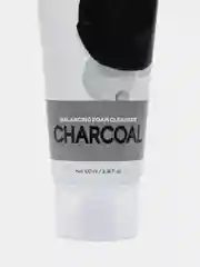 Черный пенка для умывания лица Tenzero Balancing Foam Cleanser