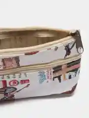 Белый кошелек на молнии