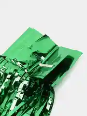 Зеленый дождик-гирлянда в виде растяжки, для оформления фотозоны на Новый год